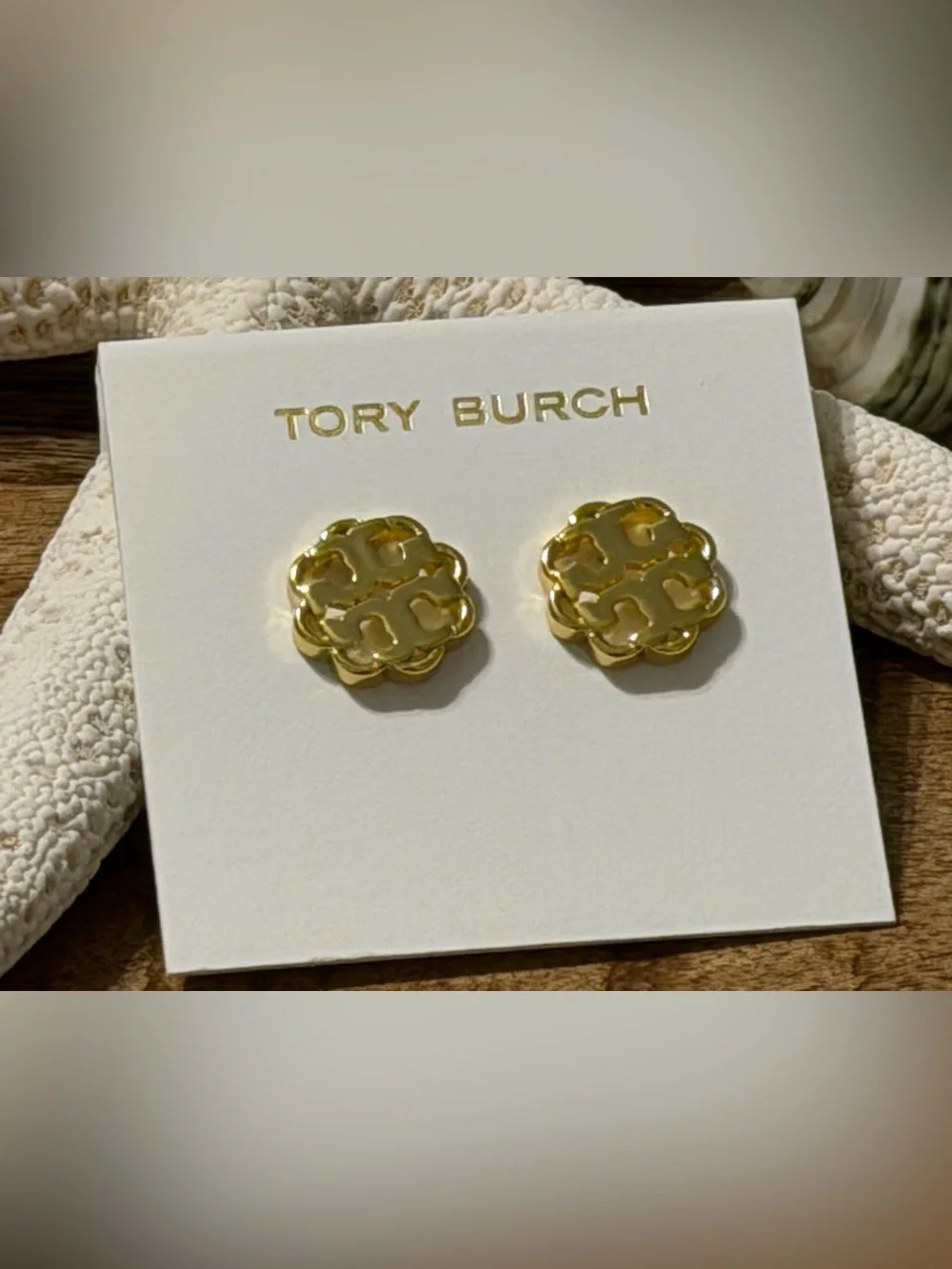 NWT AUTHENTIC Tory Burch Minimalist Openwork Gold-Plated Floral Logo Earrings